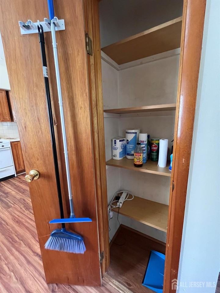 578 Main St - Photo 6 of 18