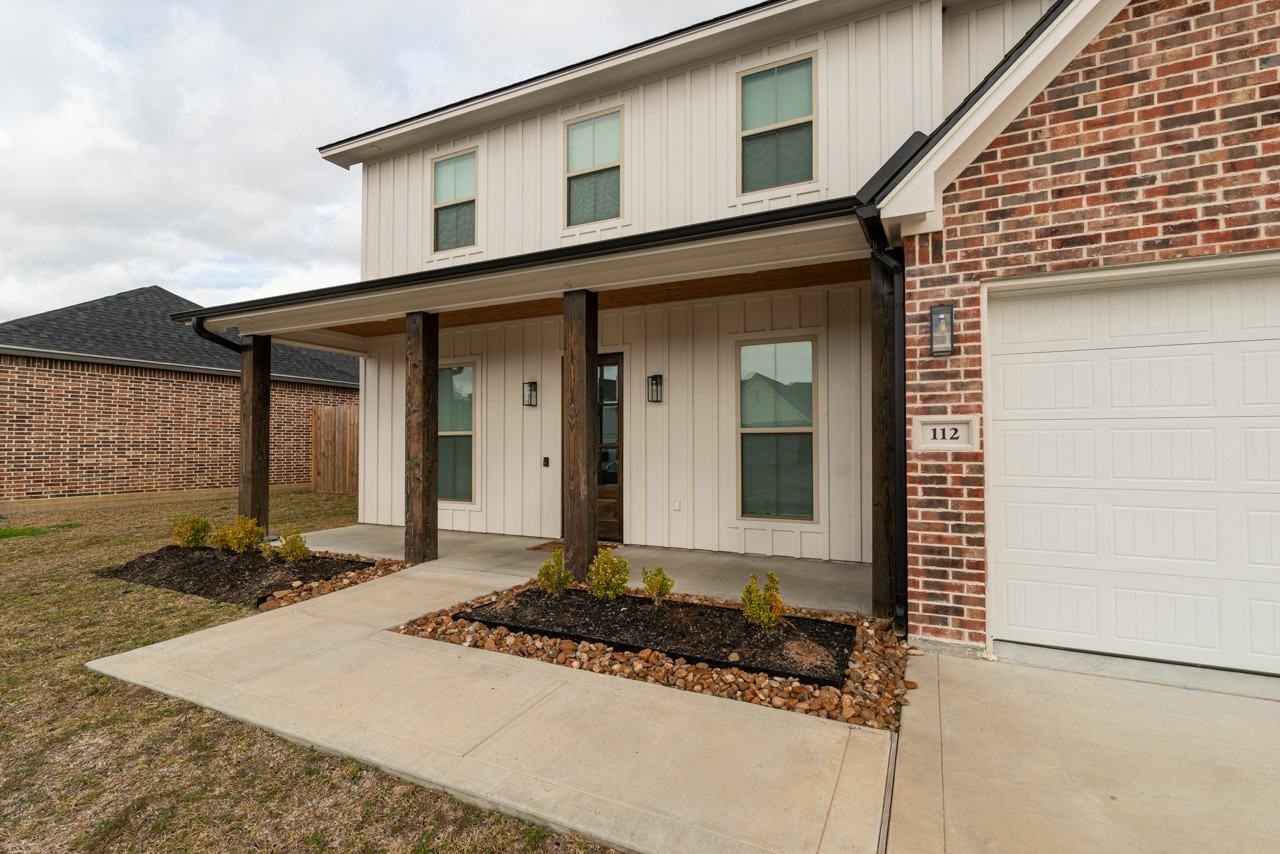 112 Pindo Palm Dr - Photo 2 of 50