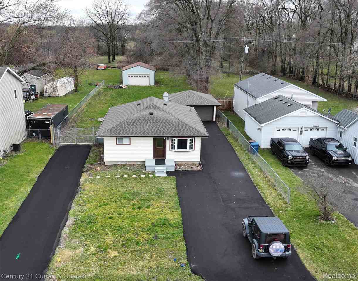 17528 Sumpter Rd - Photo 2 of 30