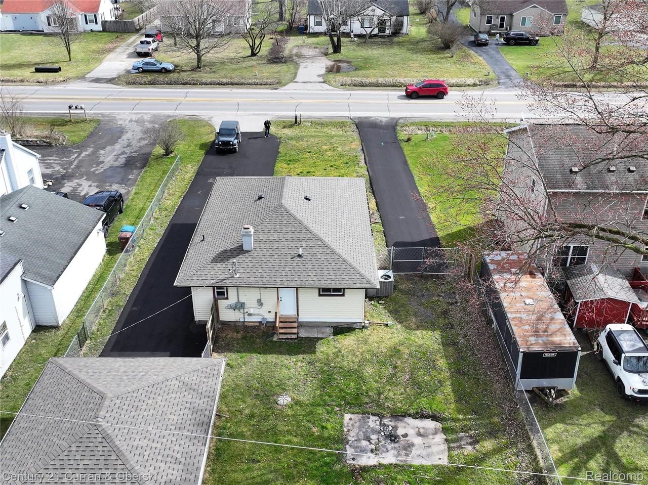 17528 Sumpter Rd - Photo 3 of 30