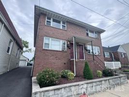 featured image of 760 Mary St