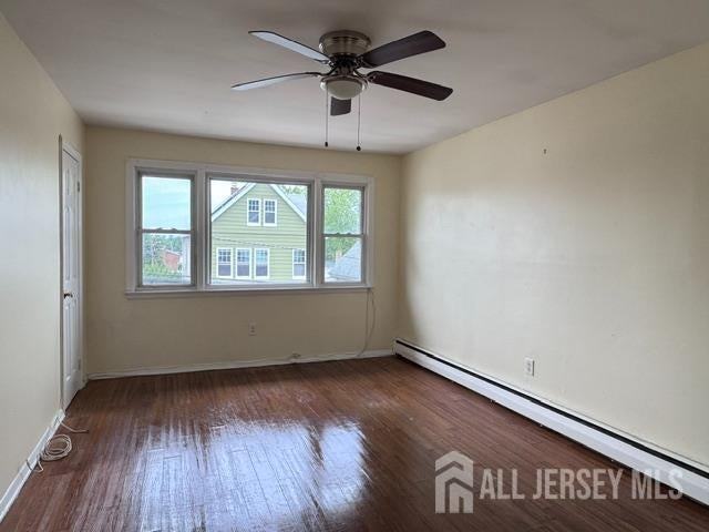 760 Mary St - Photo 2 of 10