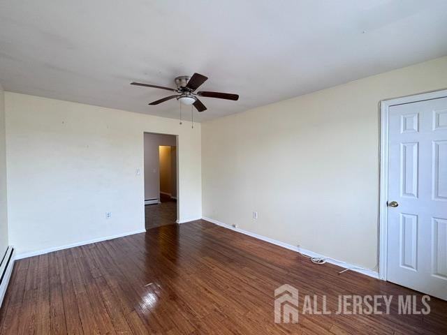 760 Mary St - Photo 3 of 10