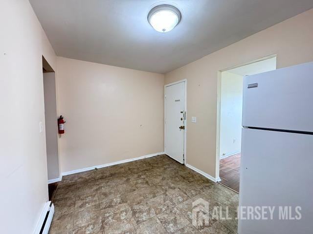 760 Mary St - Photo 5 of 10