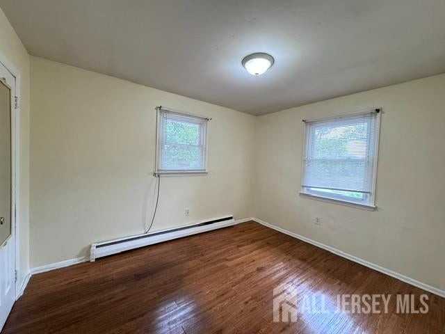 760 Mary St - Photo 7 of 10