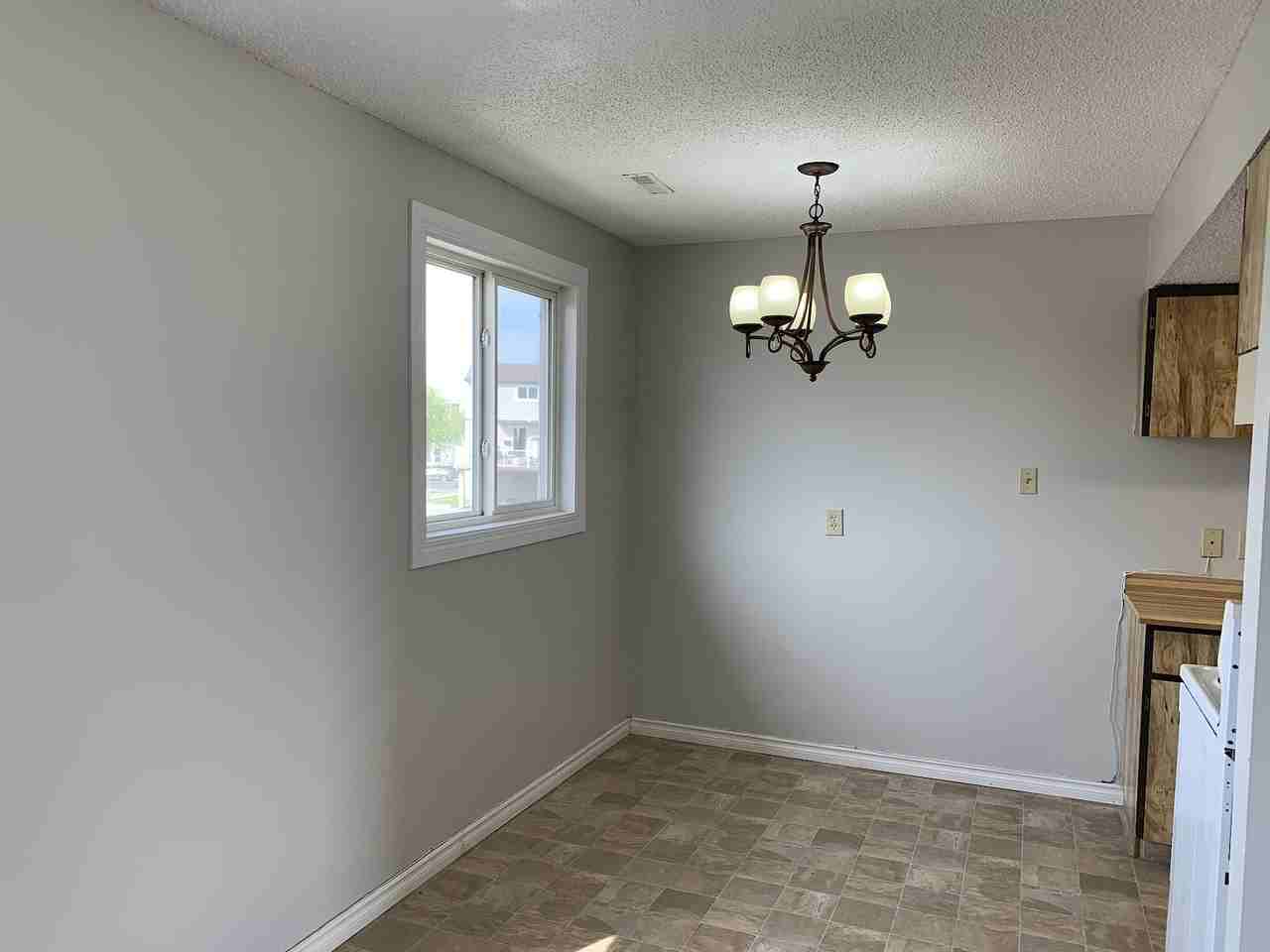 8403 29 Avenue NW, Edmonton, Alberta, Canada, T6K 3M2 - Photo 3 of 19