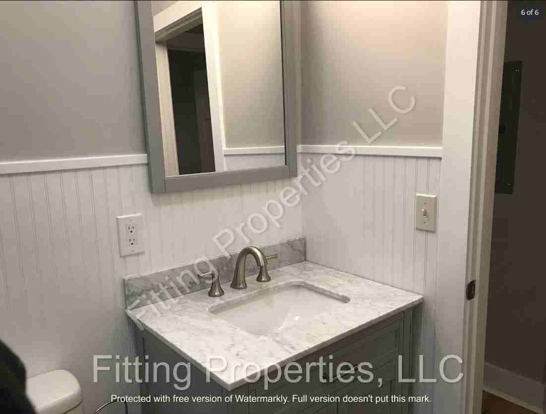 624 Frasier St Se #1 - Photo 3 of 7