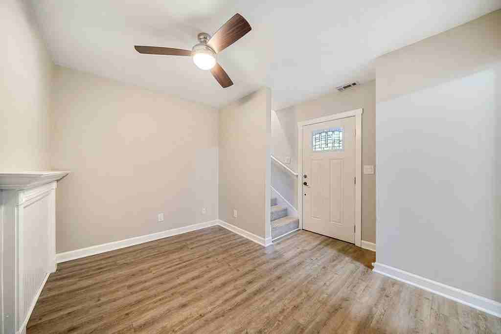 600 Frasier St Se #1 - Photo 3 of 18