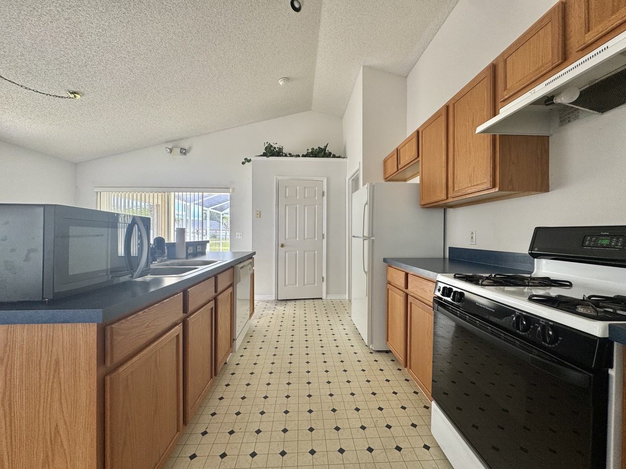 140 Sonja Cir #1 - Photo 4 of 14