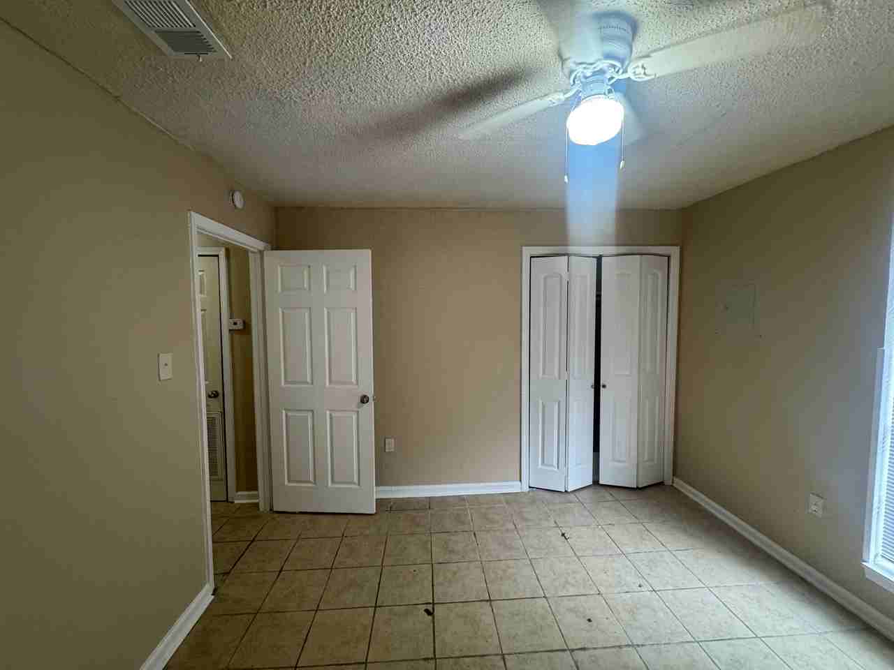 3204 N Stevendale Rd #B - Photo 6 of 10