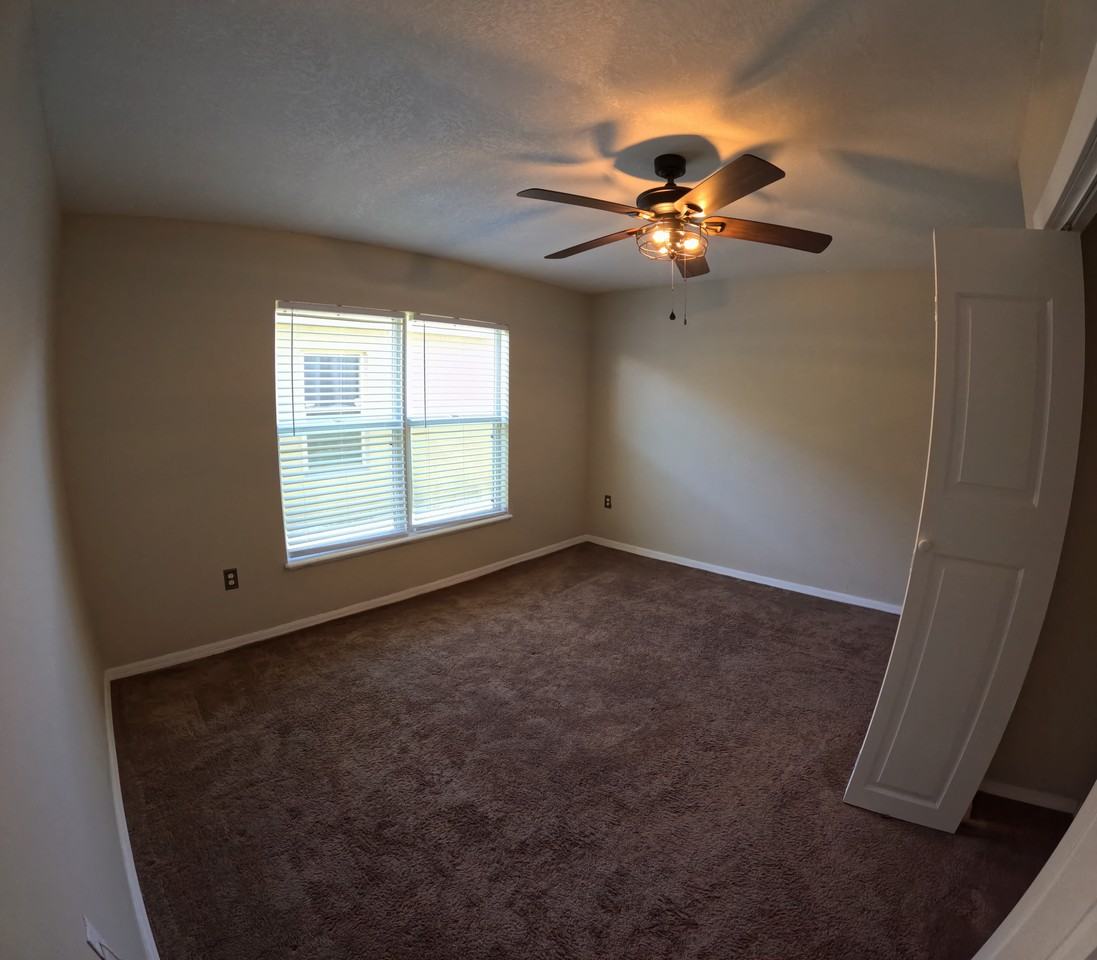 422 Fairfield Drive - Photo 3 of 14