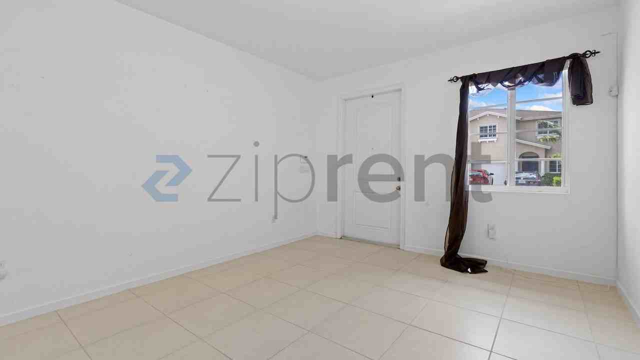 21429 Nw 13th Ave - Photo 4 of 23