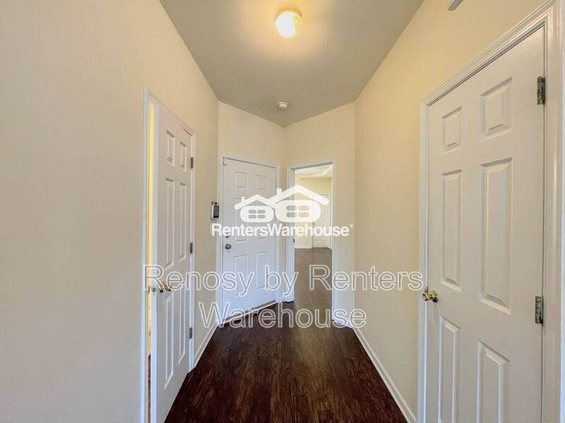 3711 Bay Cres - Photo 3 of 38