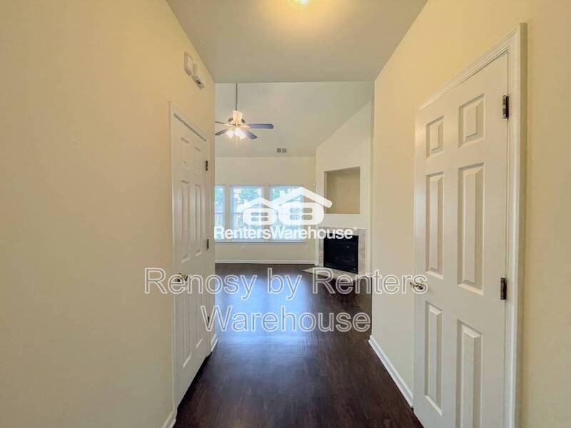 3711 Bay Cres - Photo 4 of 38