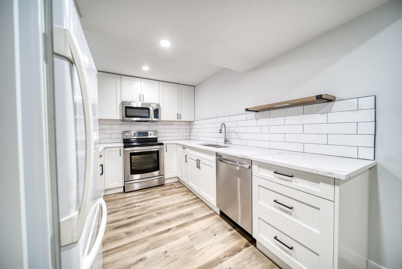 5808 Dalridge Hill NW, Calgary - Photo 2 of 15