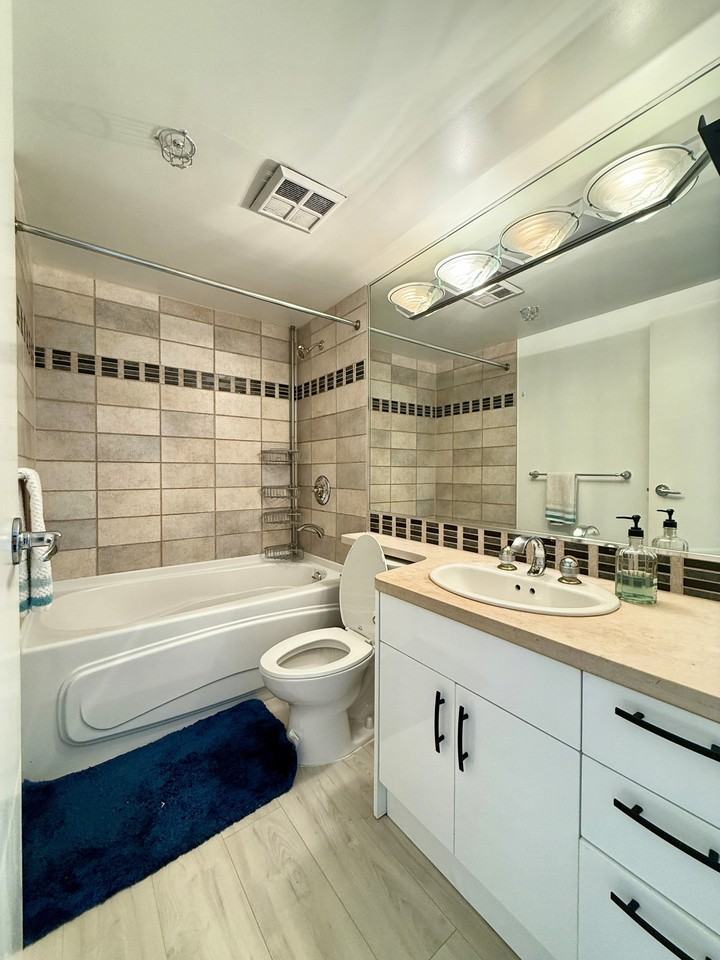 Aquarius Mews - Photo 2 of 16