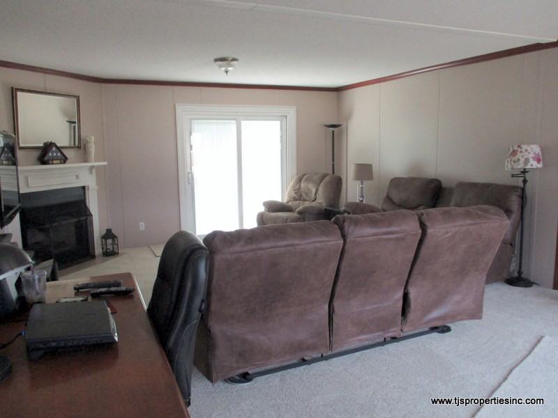 160 Cellular White Dr - Photo 3 of 17