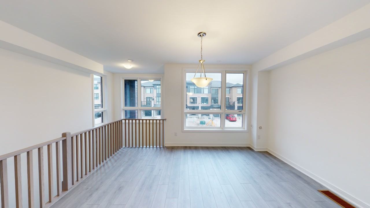 126 Blue Forest Cres - Photo 4 of 50