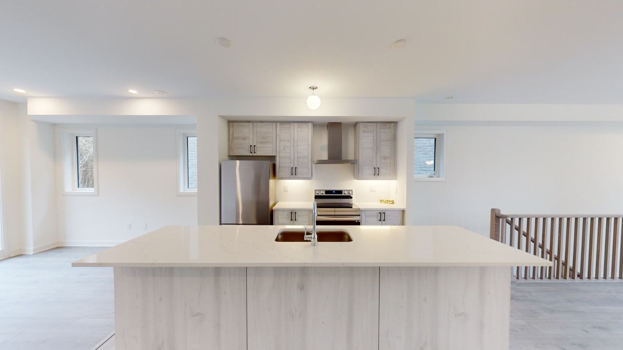 126 Blue Forest Cres - Photo 7 of 50