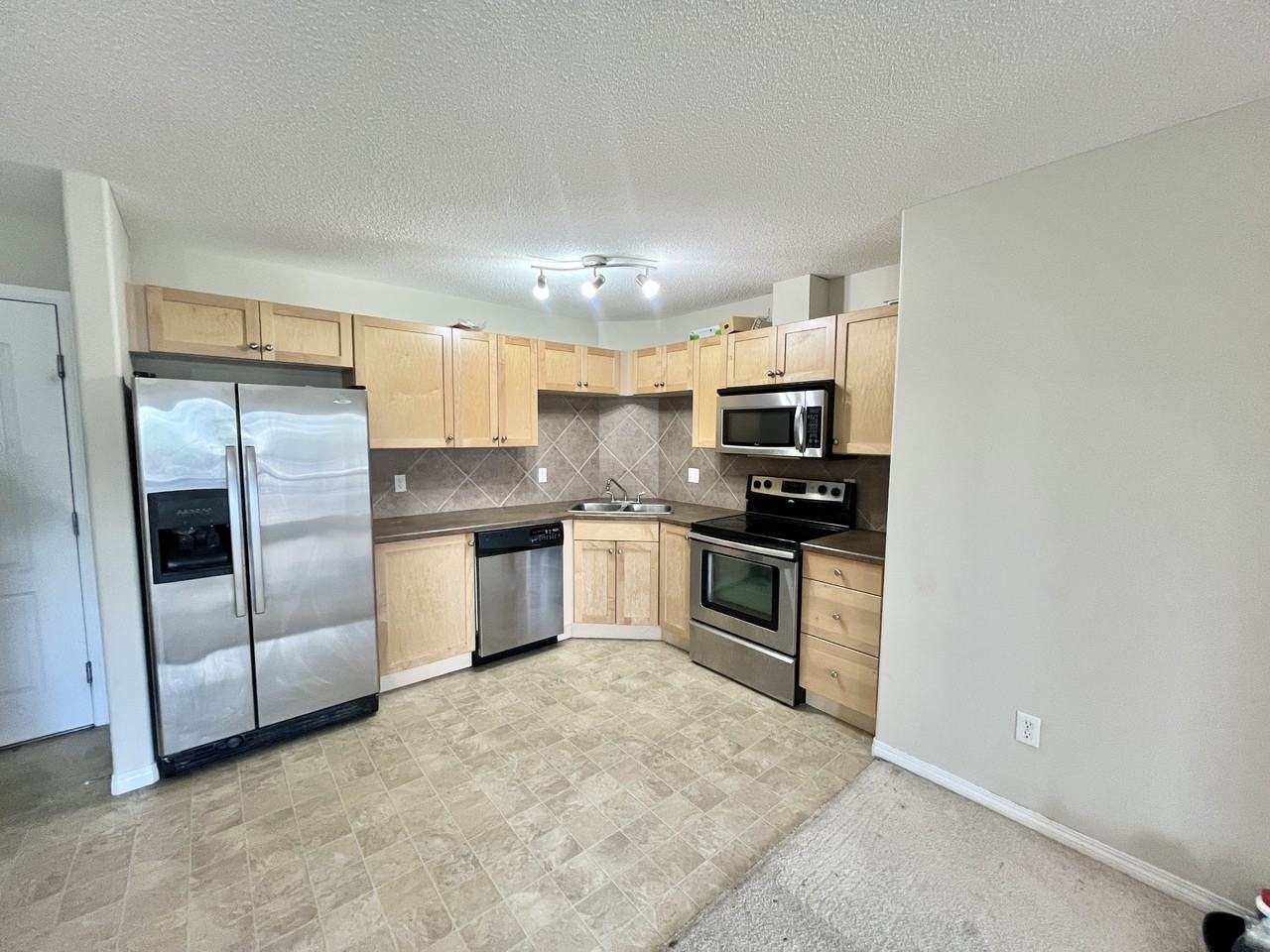 7327 South Terwillegar Dr Nw - Photo 2 of 17