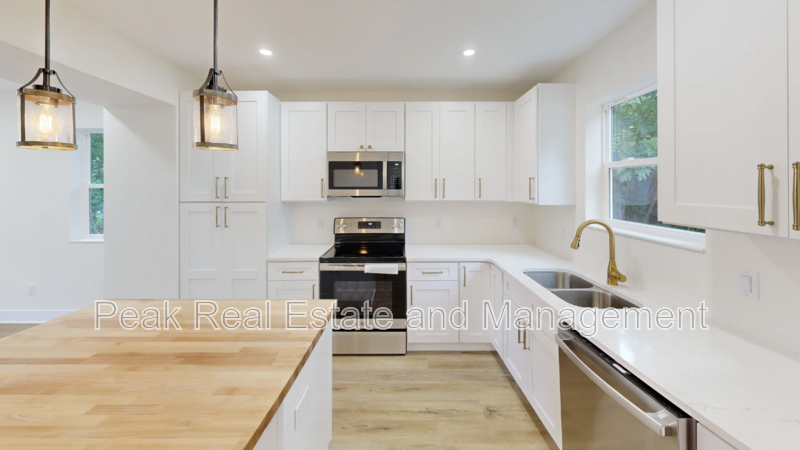 2016 Towner Ave Sw - Photo 3 of 16