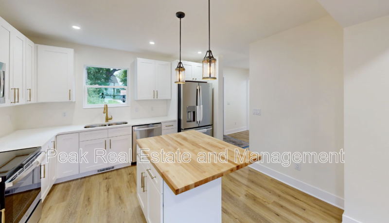 2016 Towner Ave Sw - Photo 4 of 16