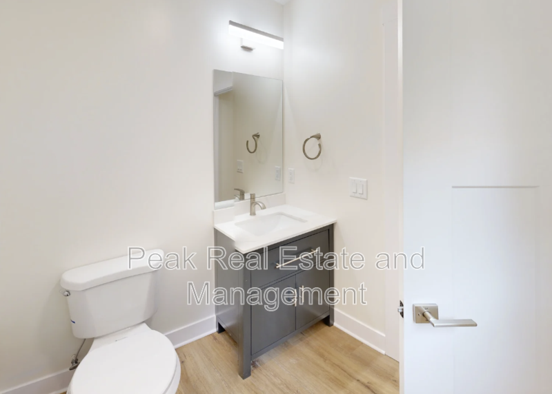 2016 Towner Ave Sw - Photo 6 of 16