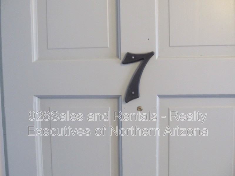 1471 N San Francisco St #7 - Photo 3 of 8
