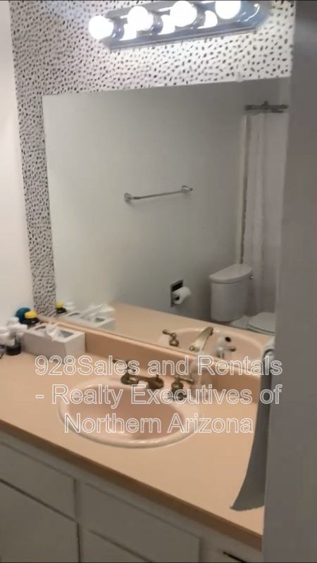 1471 N San Francisco St #7 - Photo 4 of 8