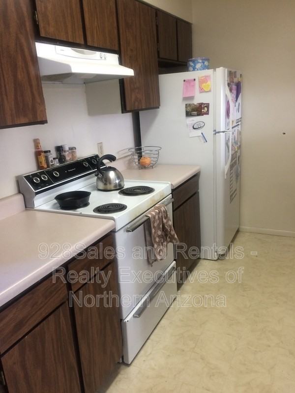 1471 N San Francisco St #7 - Photo 5 of 8