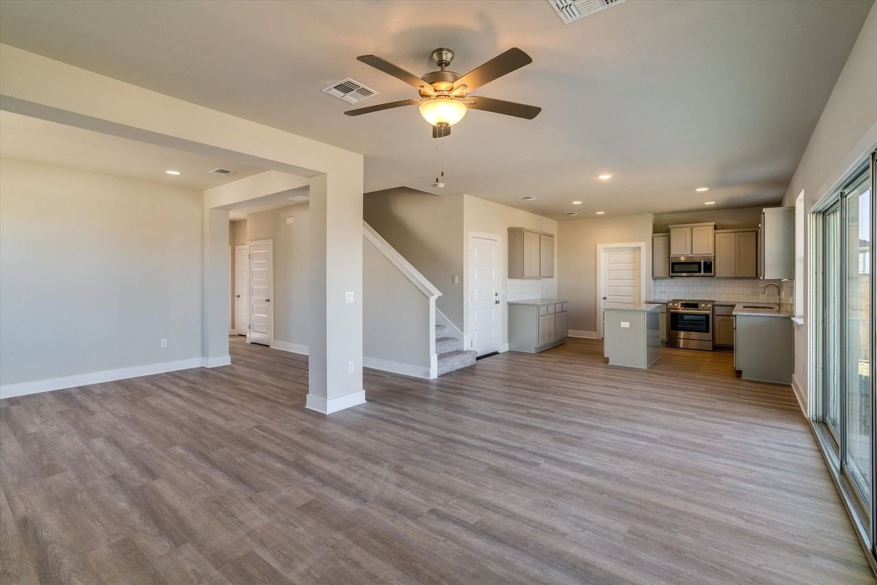 9821 Eloquence Drive - Photo 5 of 11