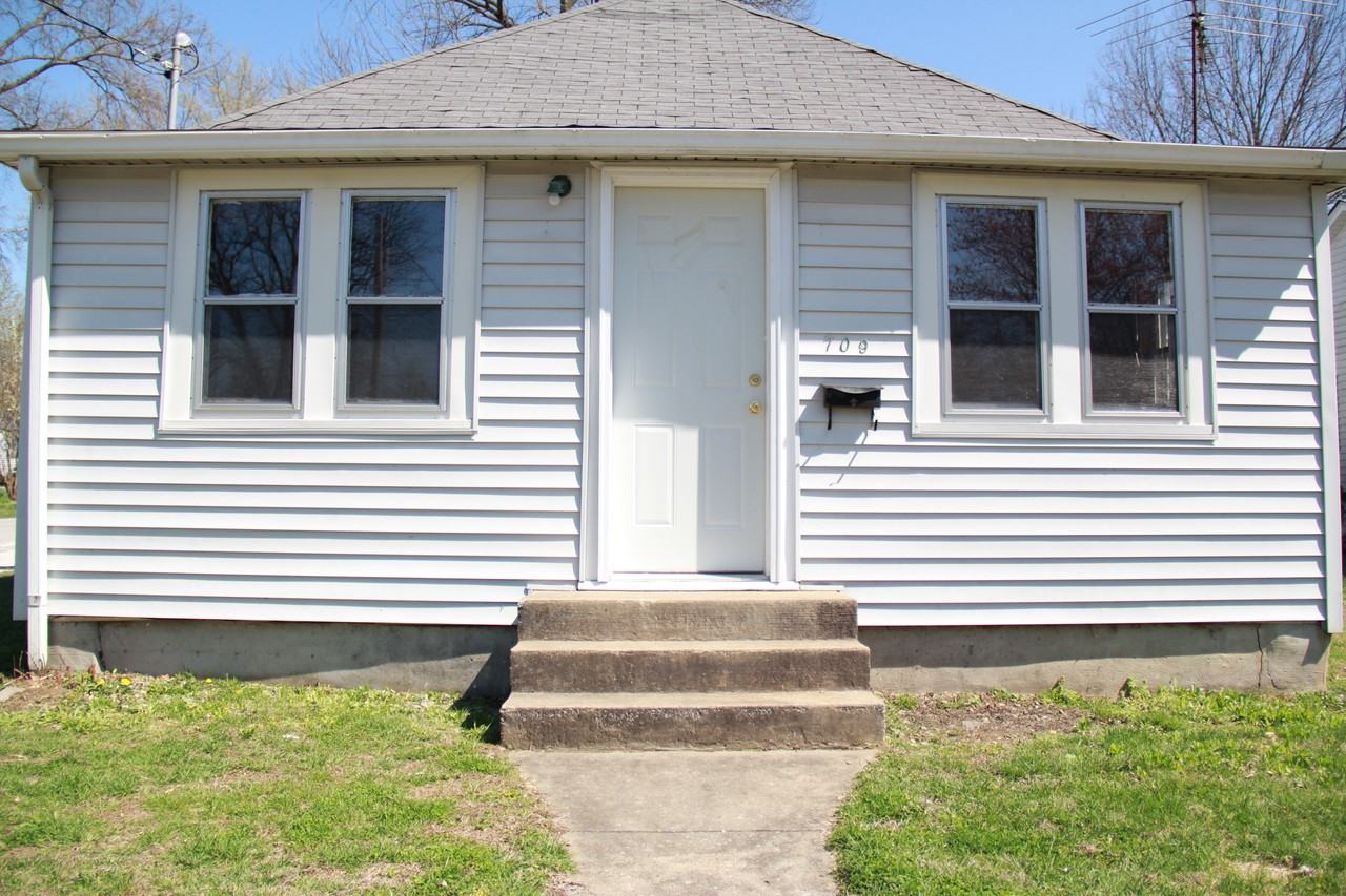 709 N Washington St - Photo 2 of 11