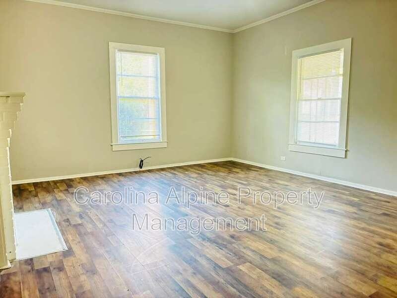 321 N Poplar St - Photo 6 of 25