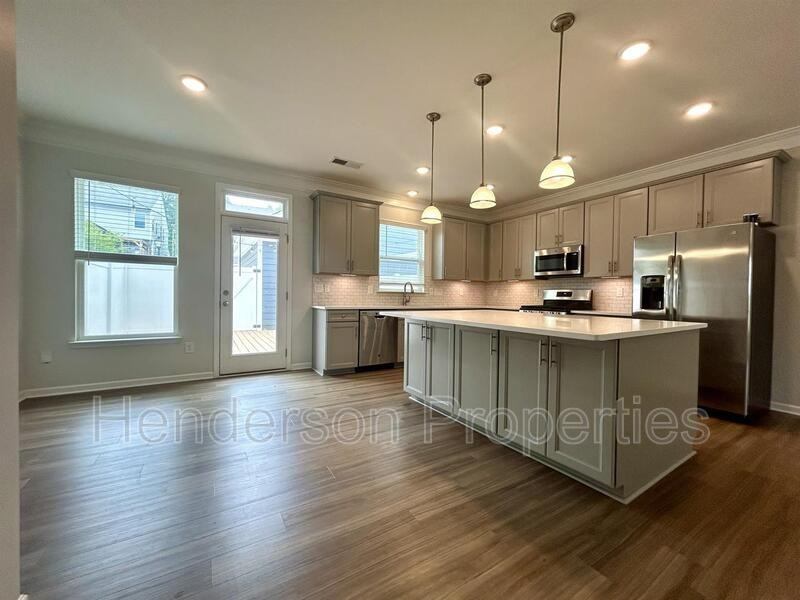 512 Laurel Walk Ln - Photo 5 of 20