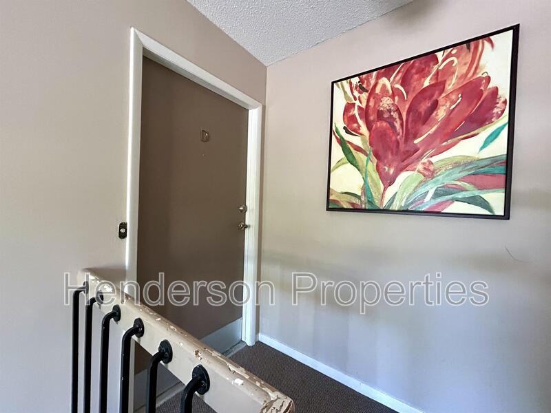 2614 - Photo 3 of 14