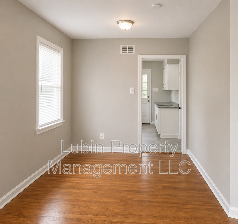 1252 Maywood Rd - Photo 3 of 7