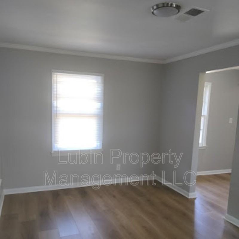 2202 Cassie Ave - Photo 2 of 8