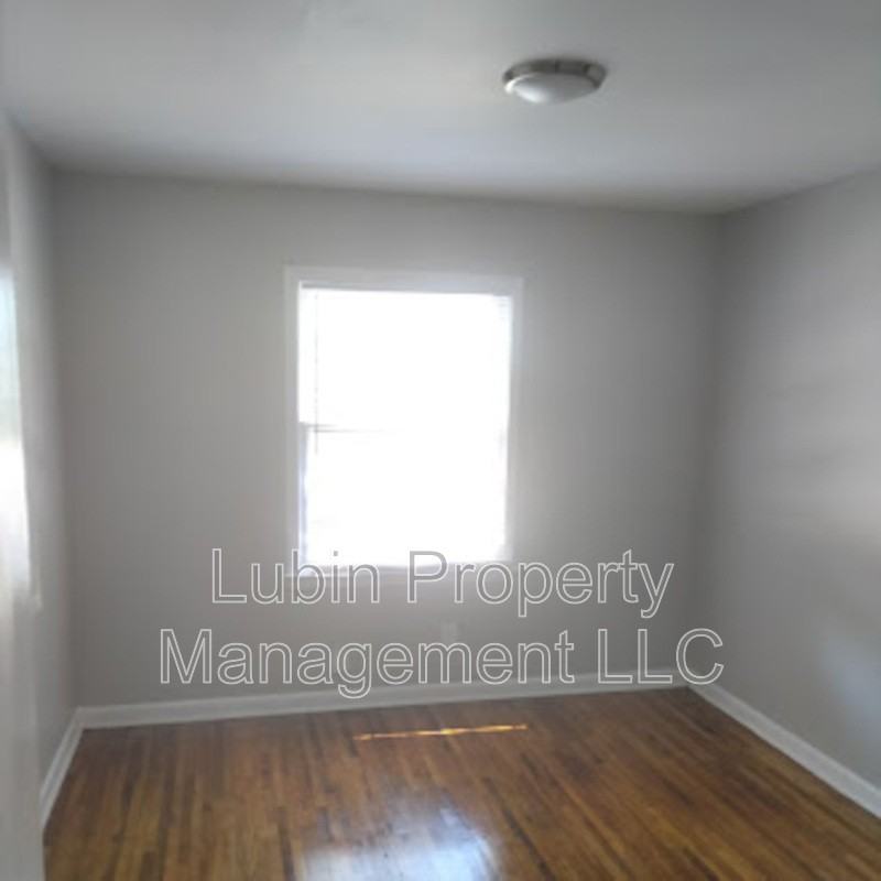 2202 Cassie Ave - Photo 3 of 8