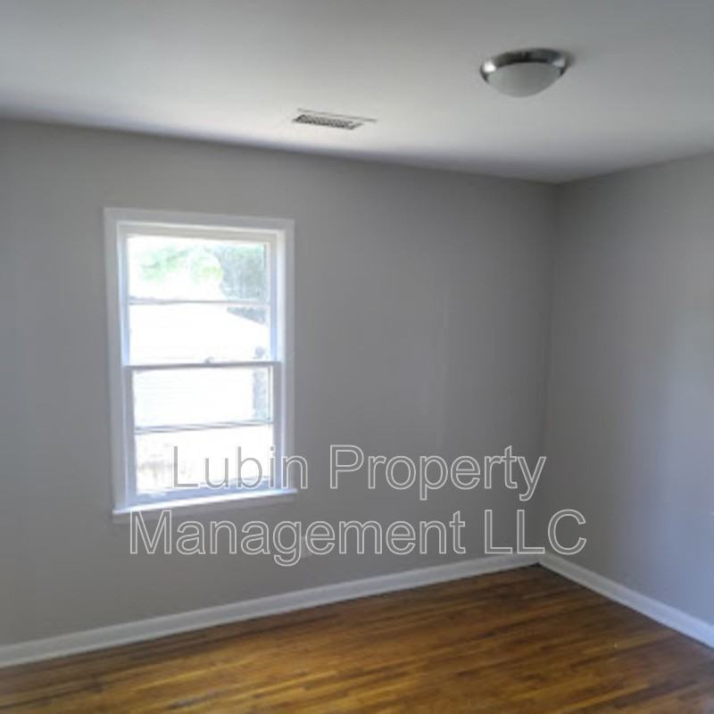 2202 Cassie Ave - Photo 4 of 8