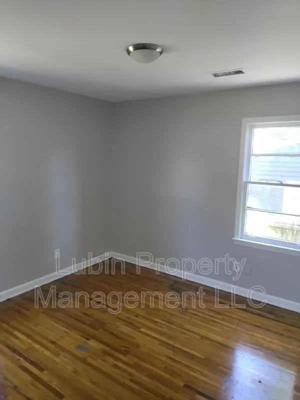 2202 Cassie Ave - Photo 5 of 8