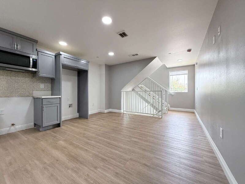 1731 E 68th St #B - Photo 3 of 21