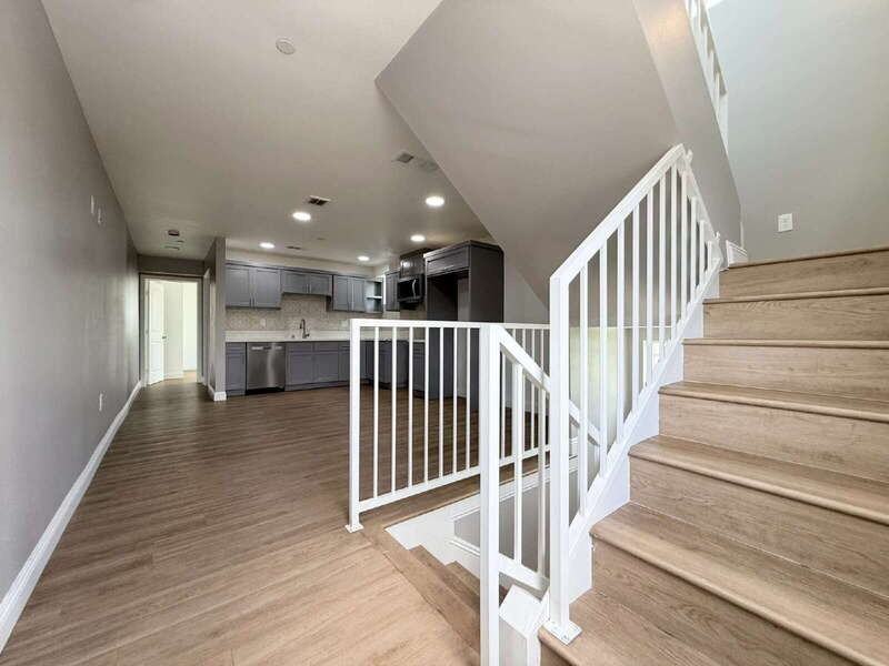 1731 E 68th St #B - Photo 4 of 21