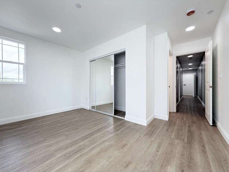 1731 E 68th St #B - Photo 5 of 21