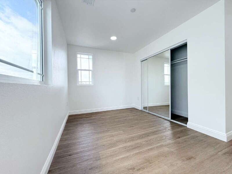 1731 E 68th St #B - Photo 6 of 21