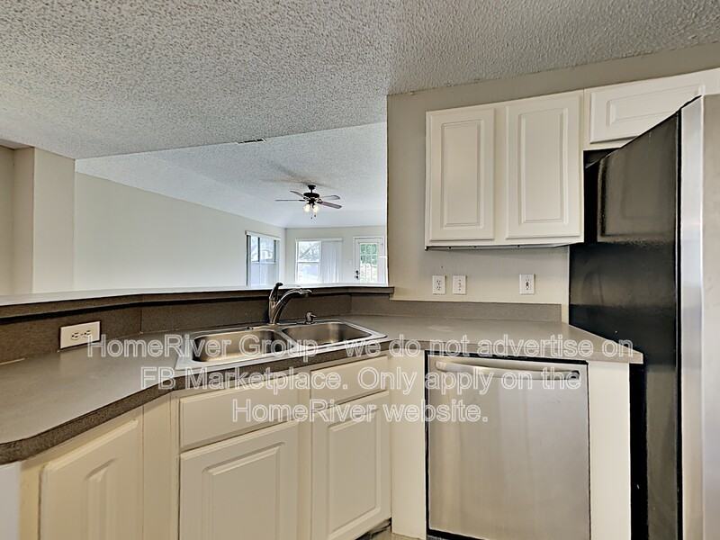 2115 Camelot Dr - Photo 3 of 18
