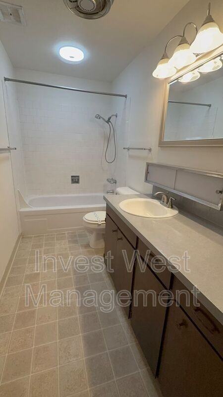 3408 Estreet #J - Photo 5 of 12