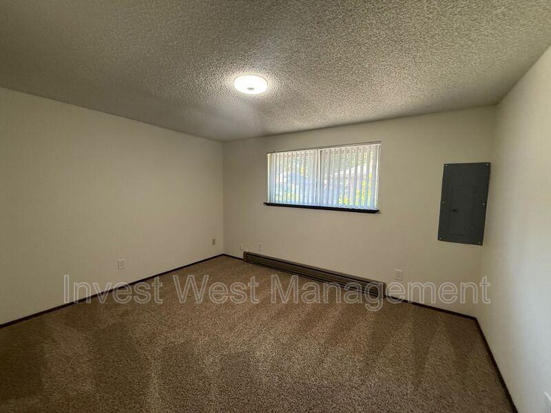 3408 Estreet #J - Photo 6 of 12