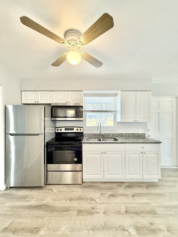4091 58th Ave N - Photo 3 of 40
