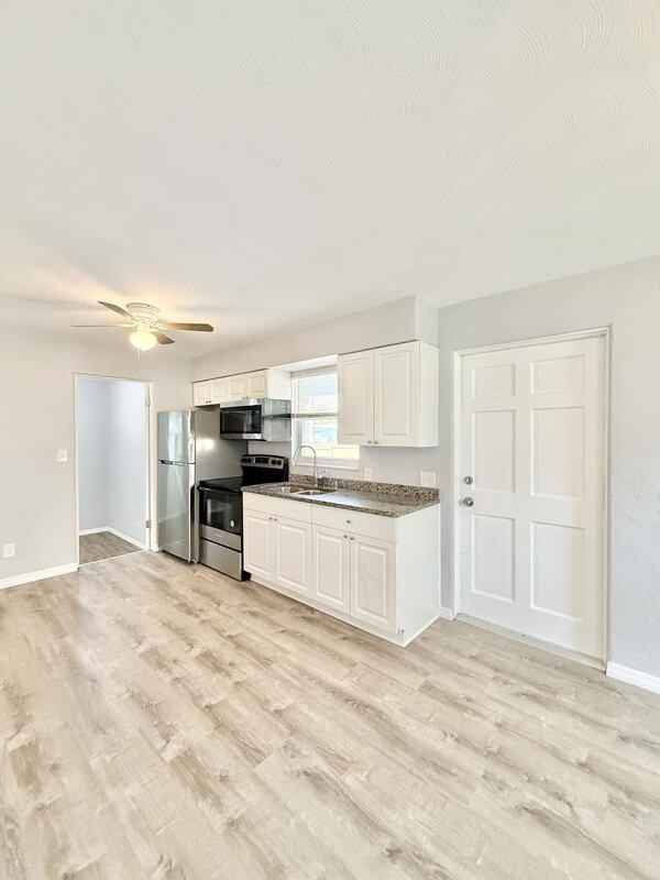 4091 58th Ave N - Photo 6 of 40