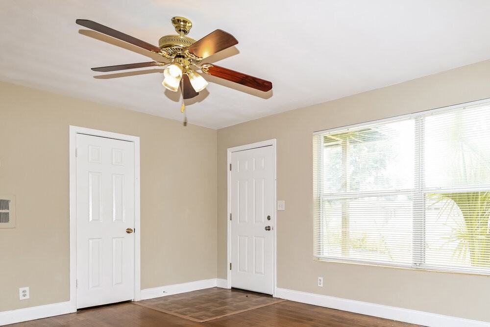 2615 Ligustrum Rd - Photo 4 of 25